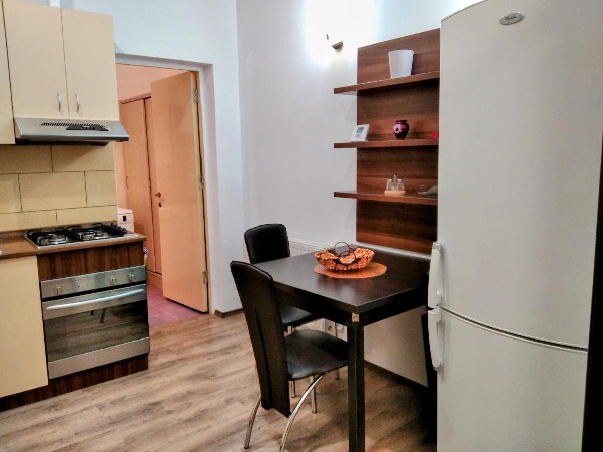 Lovely Central Apartment 브라쇼브 외부 사진
