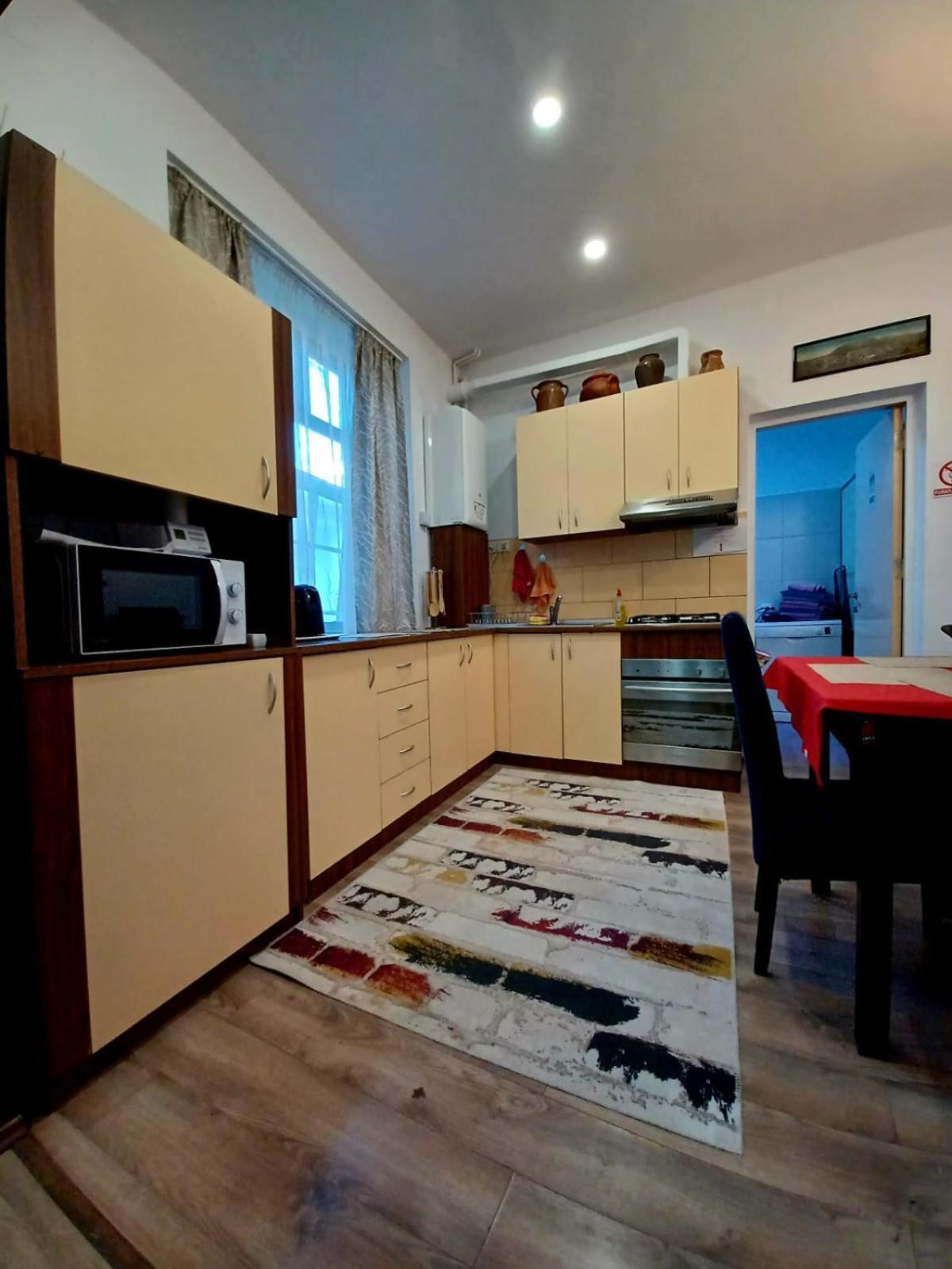 Lovely Central Apartment 브라쇼브 외부 사진